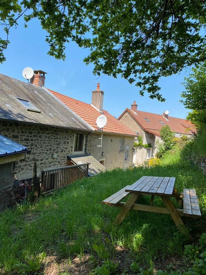 Petit Cocon Au Coeur Du Morvan Montreuillon Exterior photo